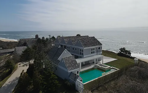 390 Old Montauk Hwy Photo 1