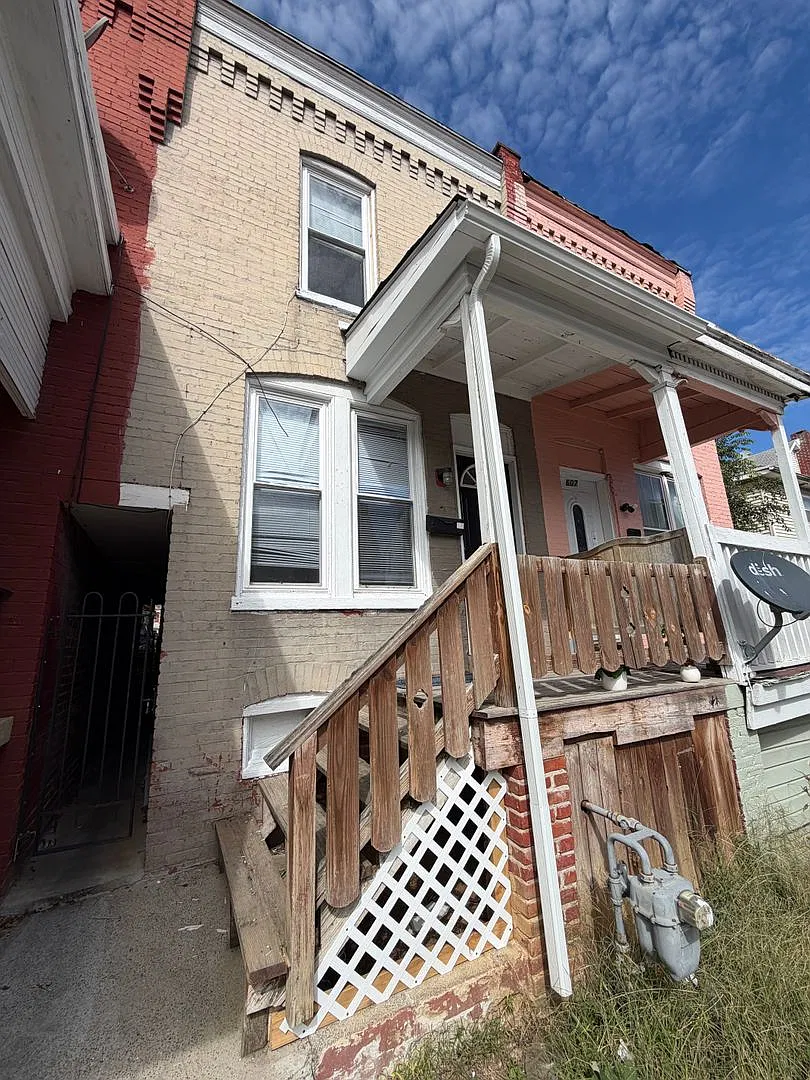 2 Bedroom in West York — Photo 1