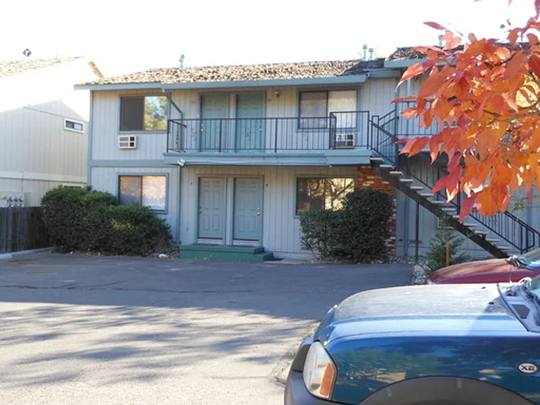 1250 Salem Pl — Photo 1