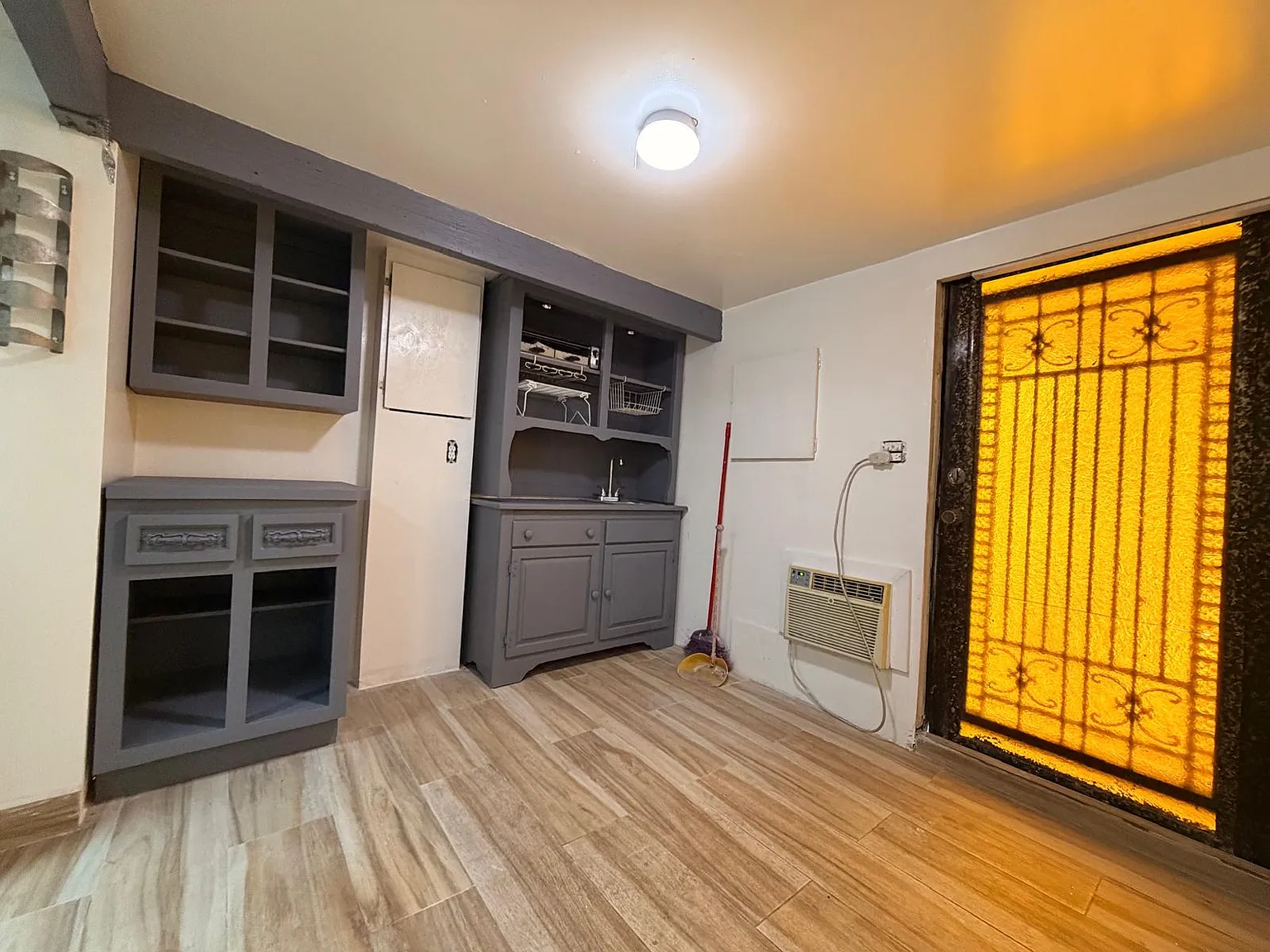 Studio, 500 sqft, $1,100 — Photo 2
