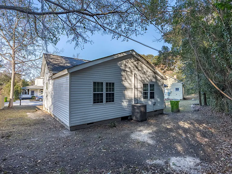 202 Carolina St — Photo 21
