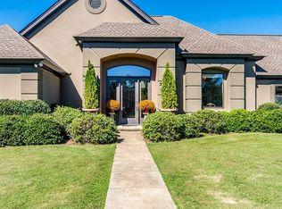 211 Glynlakes Dr, Pike Road, AL 36064
