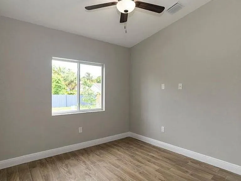 1138 NW 1st Ave — Photo 10
