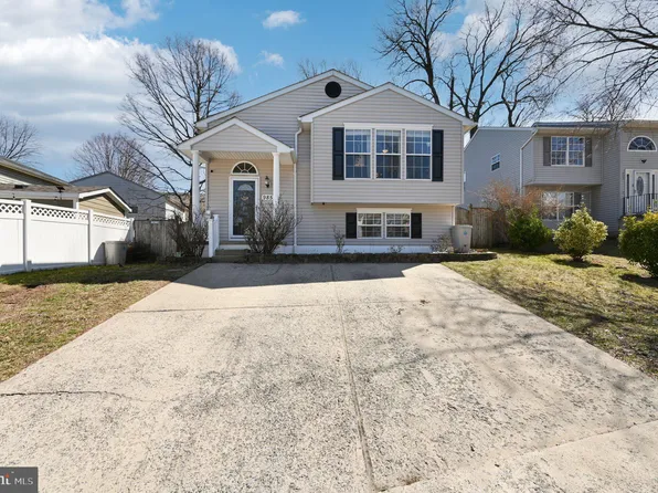 985 10th St, Pasadena, MD 21122