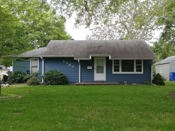 1730 SW Burnett Rd, Topeka, KS 66604