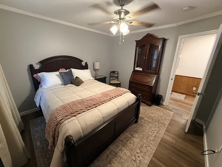 1803 Thomas Ln #B — Photo 40