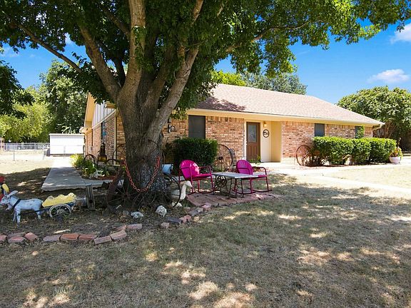 2nd image of 514 Dorothy Ln