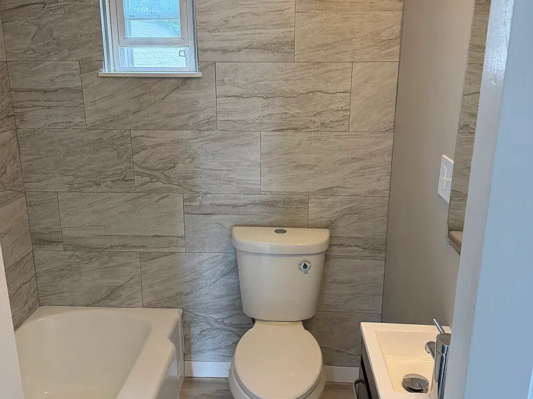 240 Walnut St #3 — Photo 4