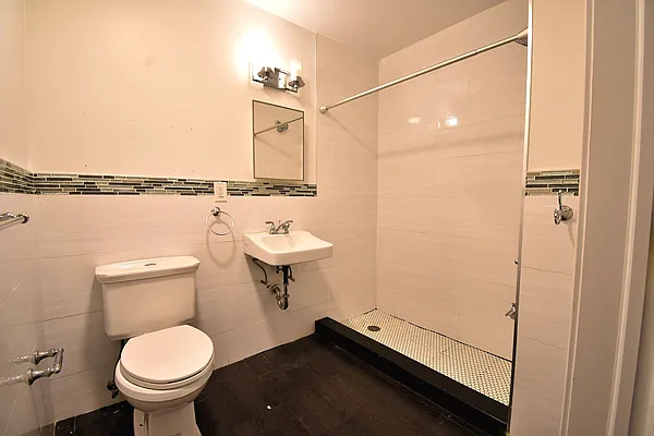 Rented by Voro, LLC | media 10