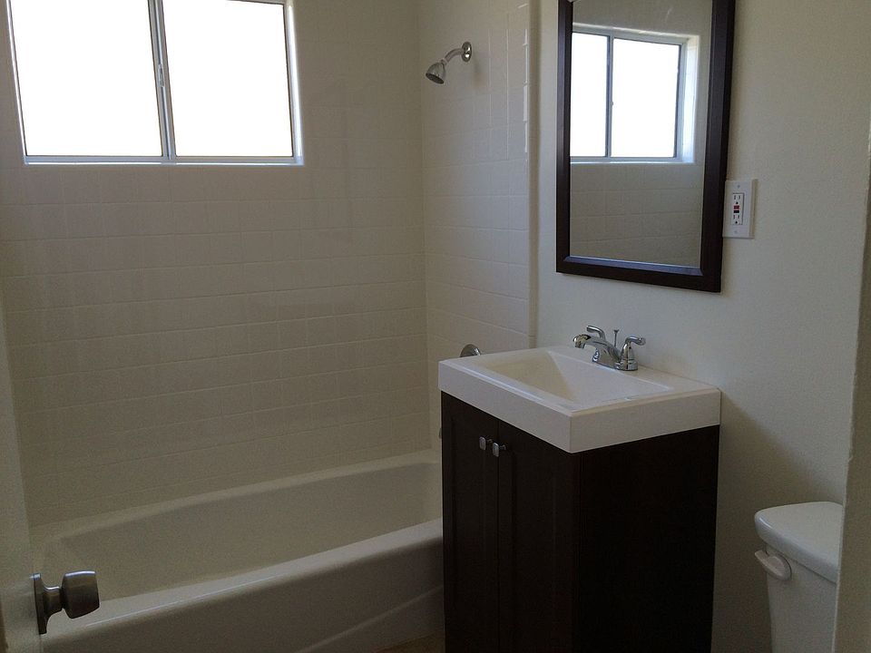 1st image of 6858 De Longpre Ave APT 1