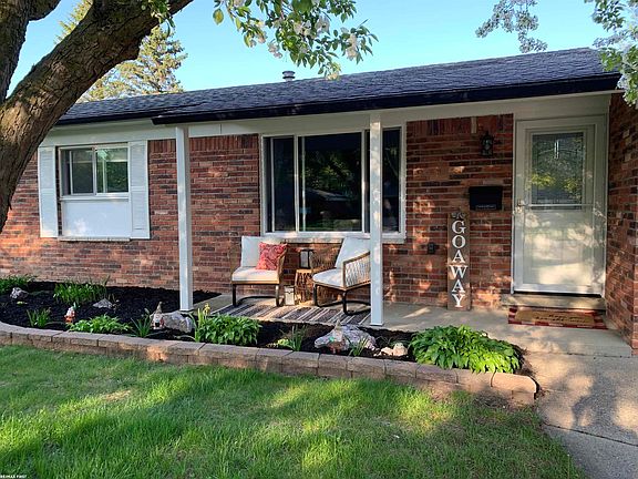 3rd image of 45908 Keding St