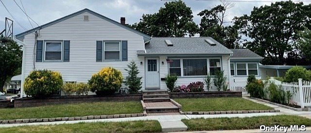 1st image of 98 W Lincoln Ave