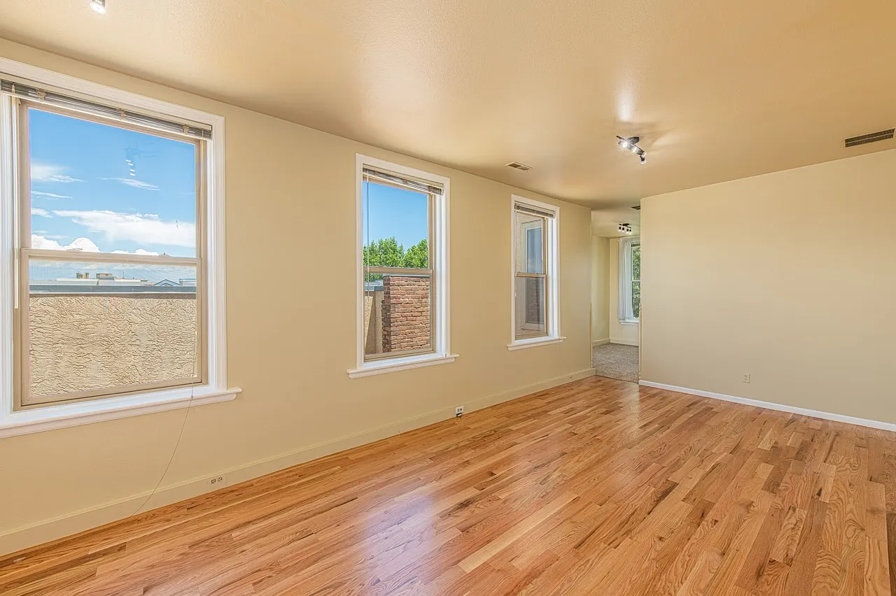 2 bed, 1500 sqft, $1,500 — Photo 4