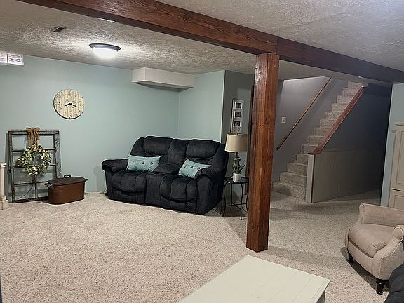 3rd image of 705 N Enfield Ave