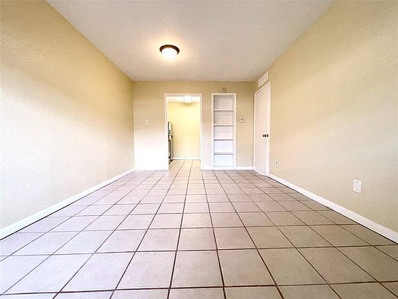 3rd image of 845 Augusta Dr APT B47