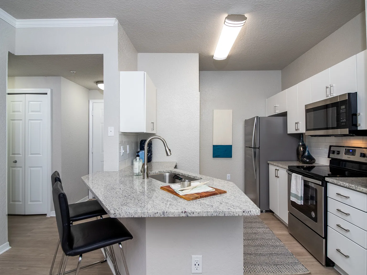 Lucerne at Lake Brandon Apartments — Photo 3