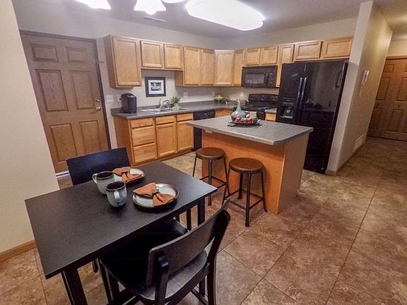 5th image of 3415 Montreal St #304