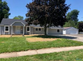 5611 Clover Ln, Toledo, OH 43623