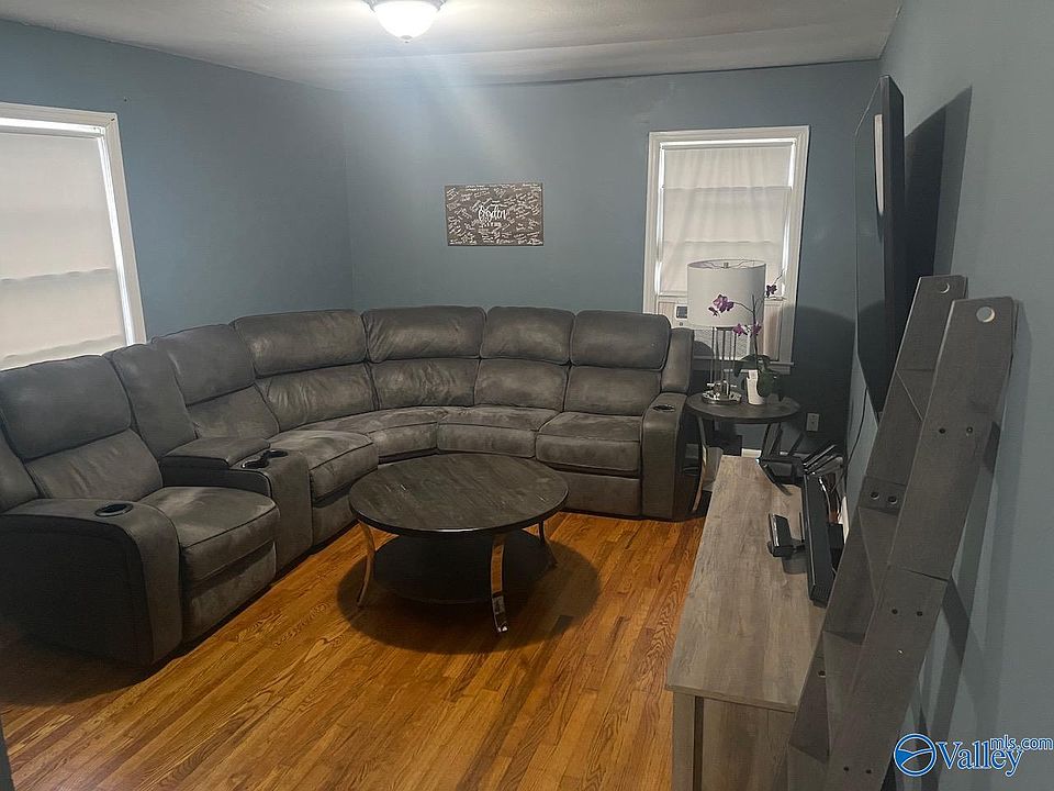 1st image of 1009 McKee Rd
