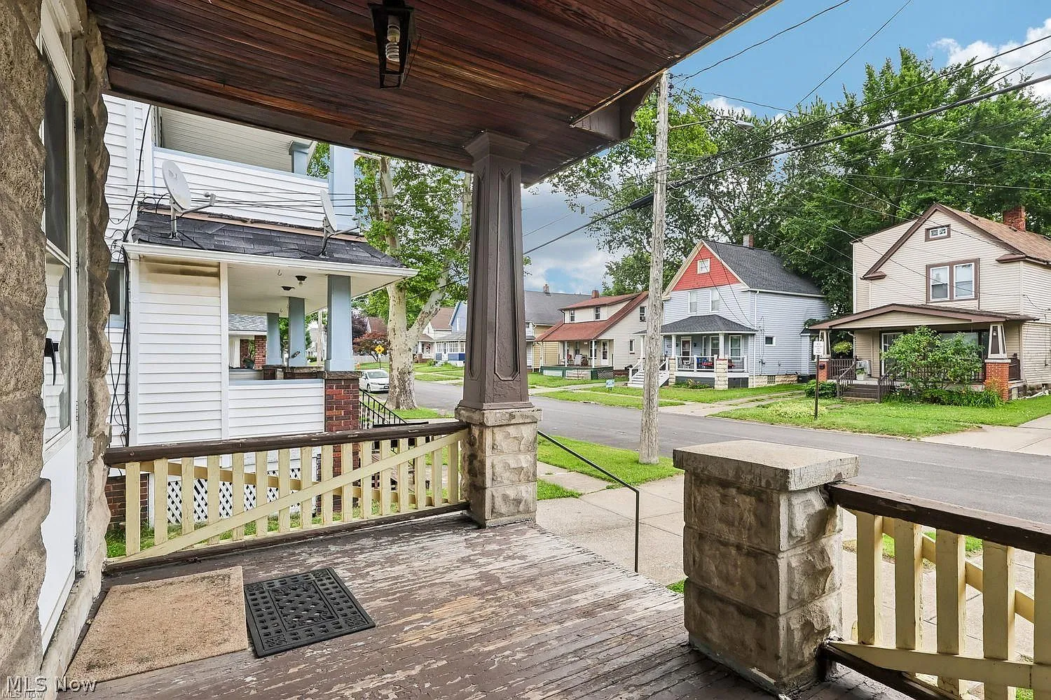 3 bed, 1.0 bath, 1040 sqft, $1,100 — Photo 3