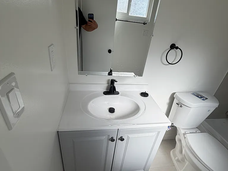 2733 Montrose Ave #7 — Photo 17