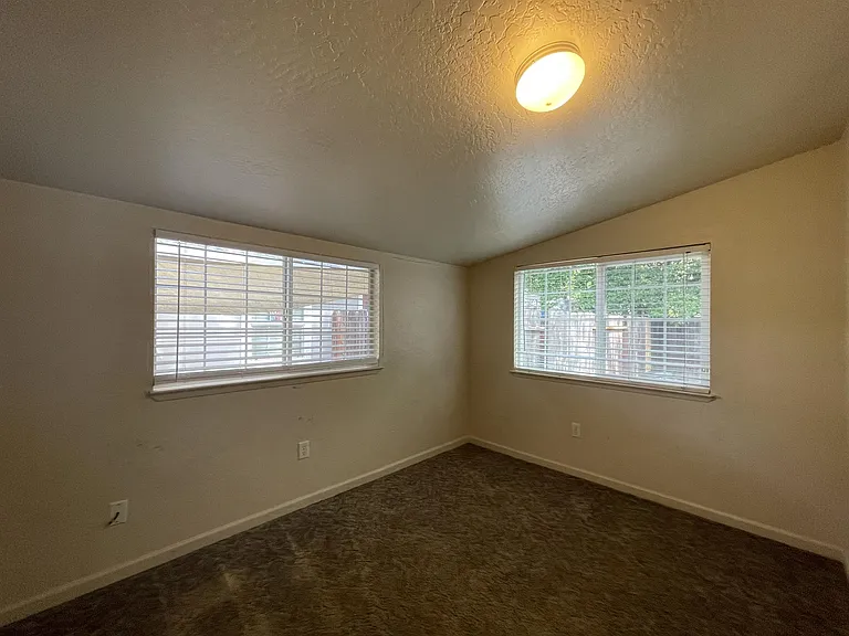 524 W 1st Ave #A — Photo 10
