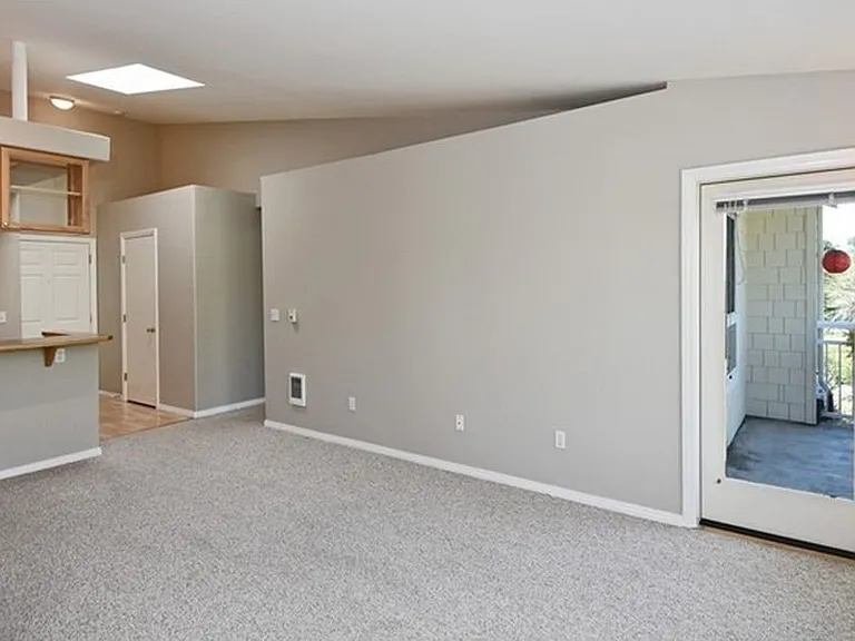 2805 NE 125th St #501 — Photo 5