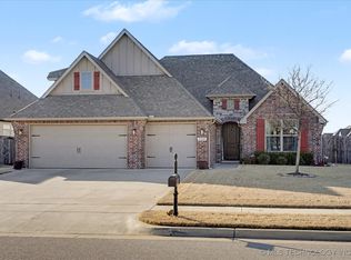 824 N 88th St, Broken Arrow, OK 74014