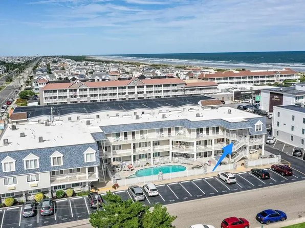 177 80th St APT 210, Avalon, NJ 08202