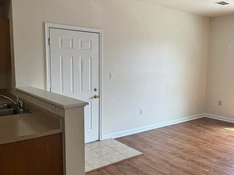 1931 Ashley Dr #2C — Photo 2