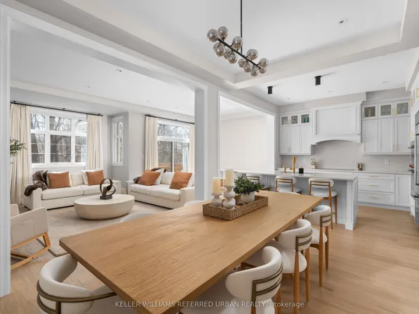 1318 Courtleigh Trl, Oakville, ON L6H 4K5
