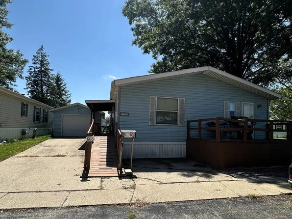 806 Quiet Harbor St #44, Creston, IA 50801