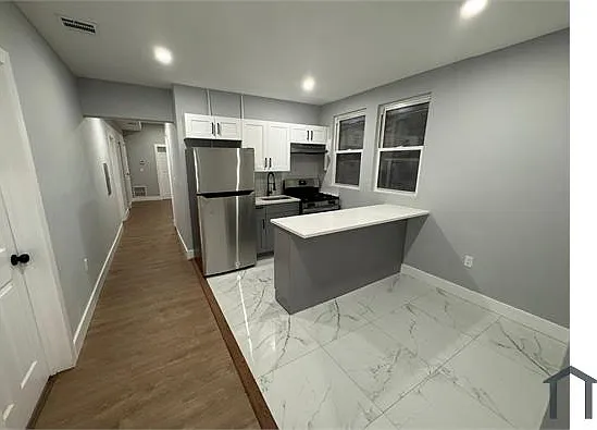 9 Williams St #2 — Photo 1