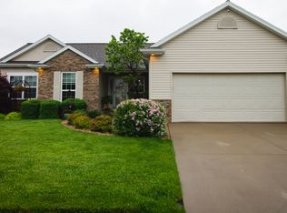 2406 Radcliffe Dr SW, Cedar Rapids, IA 52404