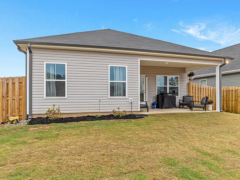 975 Newburn Dr — Photo 49