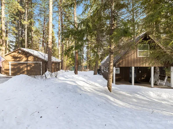 150 Holiday Dr, Garden Valley, ID 83622