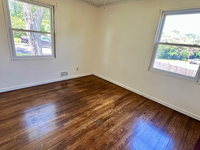 90 Arkansas Ave — Photo 11