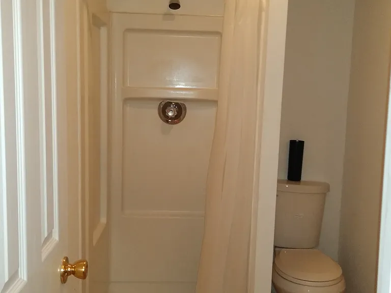 141 W Oak St — Photo 9