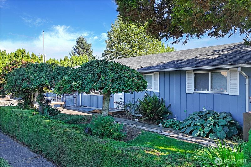 2nd image of 1512 5th Avenue SW