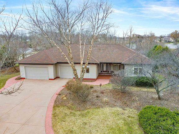 2nd image of 711 Lucas Lane