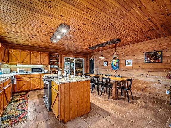 4th image of 611 Cove Rd #1