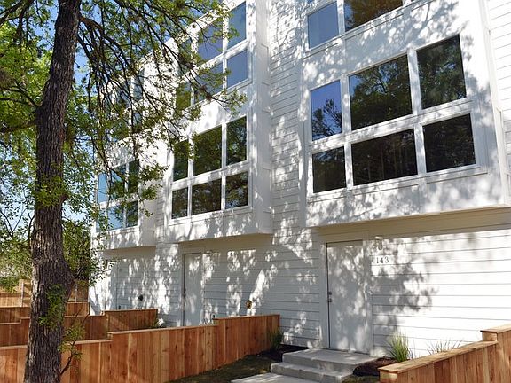 4th image of 134 Carnahan St
