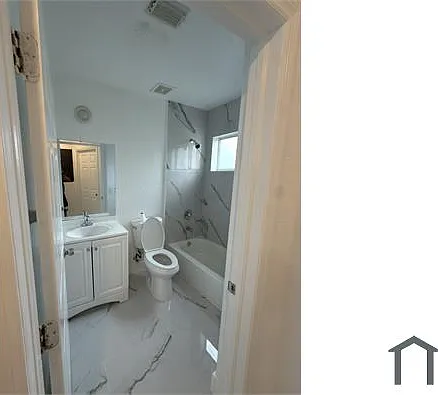 689 NW 6th St — Photo 2