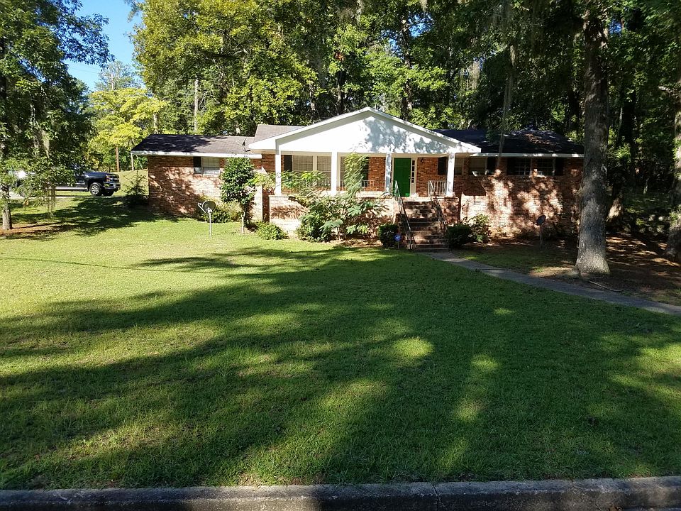 2nd image of 1402 Edgewood Dr