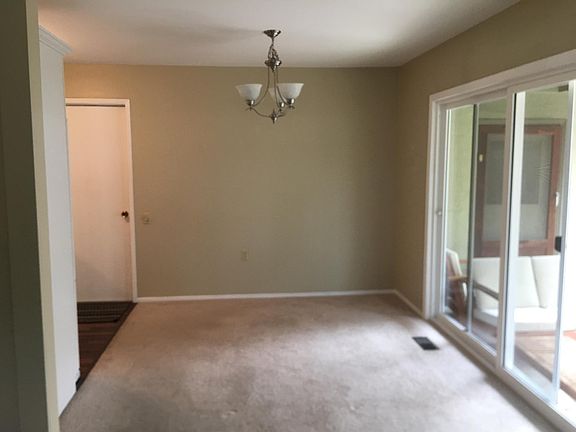 3rd image of 28 Temelec Cir