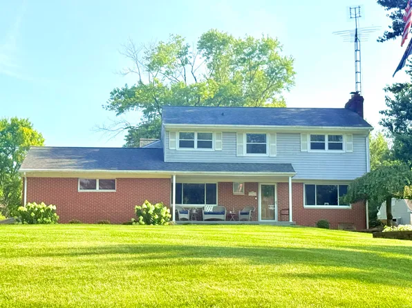 2565 N Breezewood Dr, Marion, IN 46952