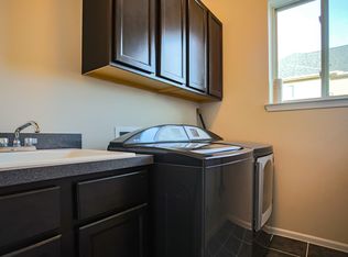 22769 Poppleton Dr, Northville, MI 48167