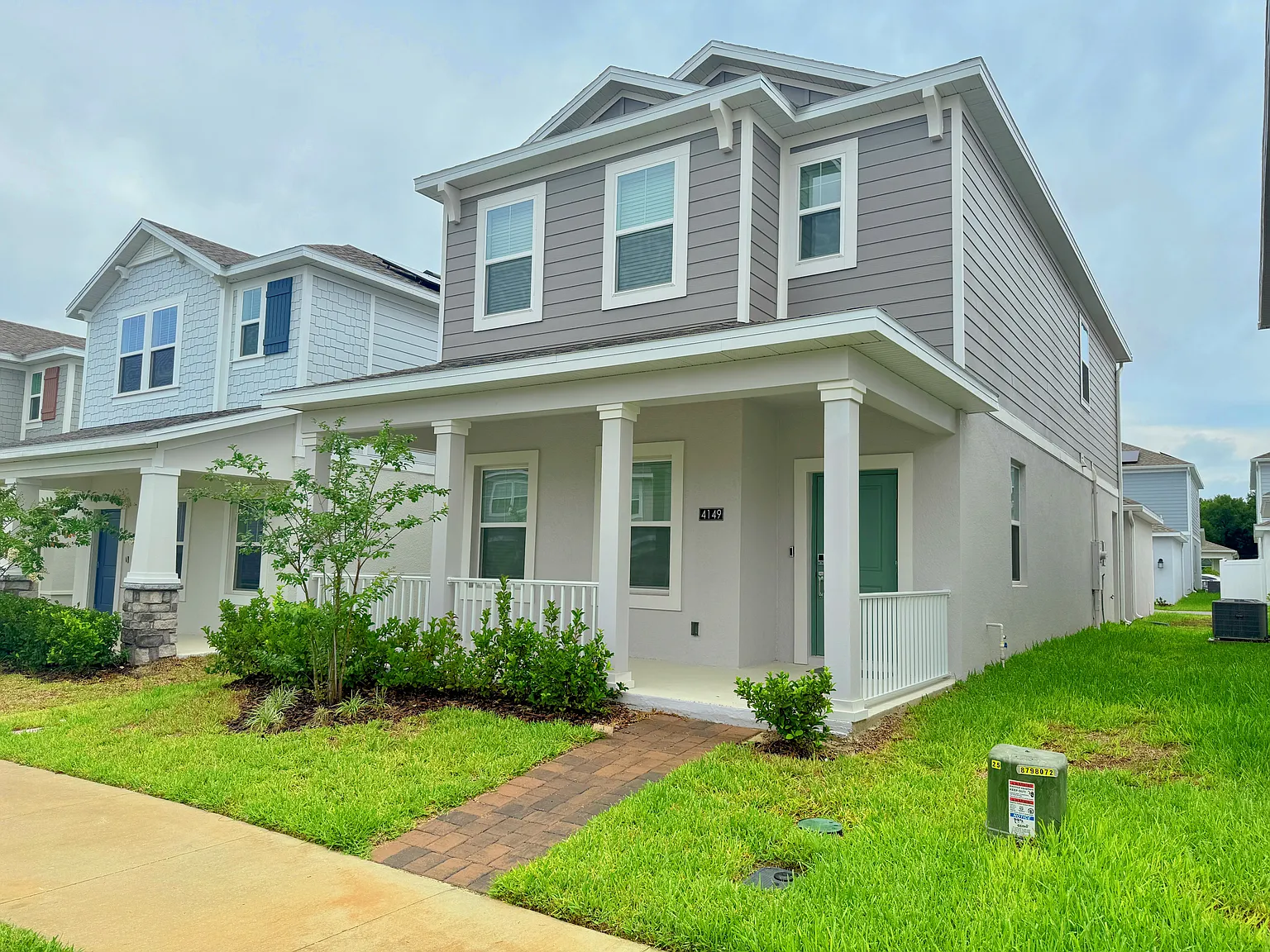 4 bed, 2023 sqft, $2,400 — Photo 2