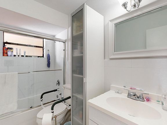 4th image of 13134 SW 90th Ct