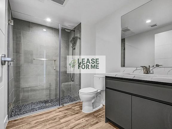 4th image of 1538 S Wilton Pl #501A